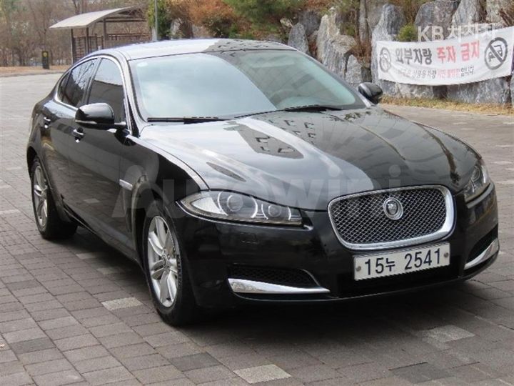 Jaguar XF 2012 — 2