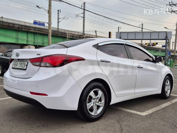 Hyundai Avante 2014 — 3