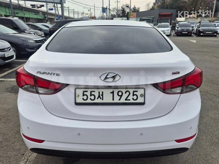 Hyundai Avante 2014 — 4