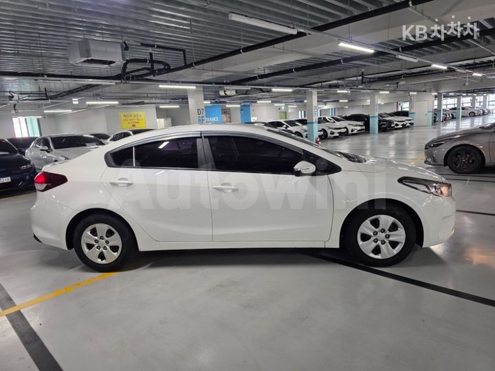 Kia K3 2018 — 3