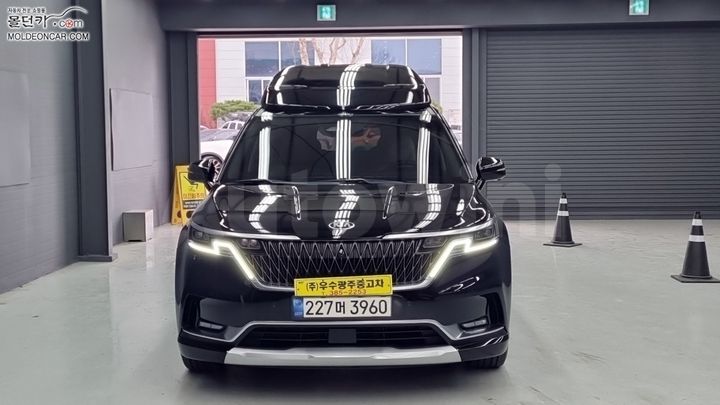Kia Carnival 2021 — 3