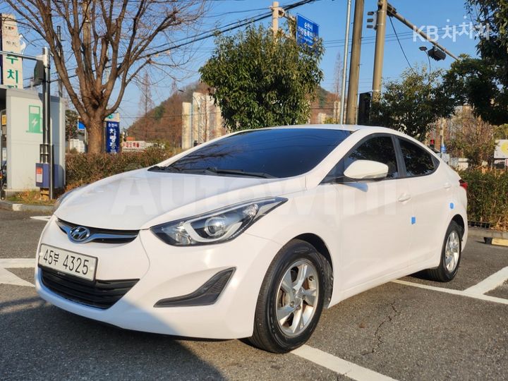 Hyundai Avante 2015 — 3