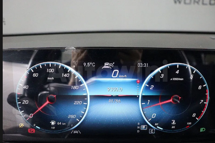Mercedes Benz GLB Class 2021 — 3