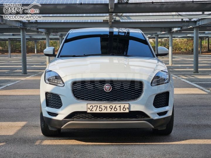Jaguar E PACE