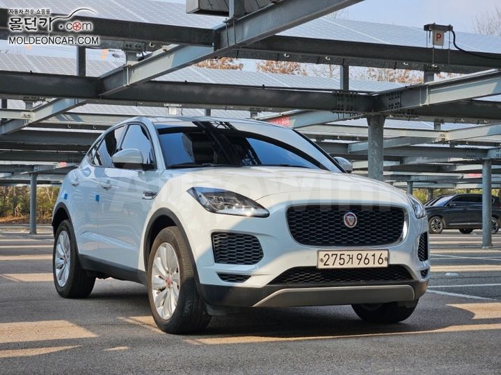 Jaguar E PACE