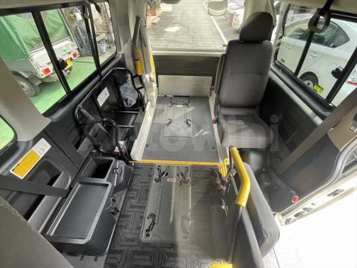 Toyota Hiace 2013 — 4