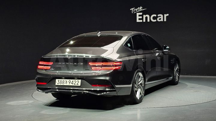 Genesis G80 2025 — 2