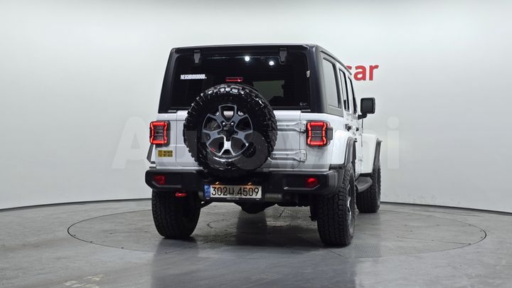 Jeep Wrangler 2022 — 4