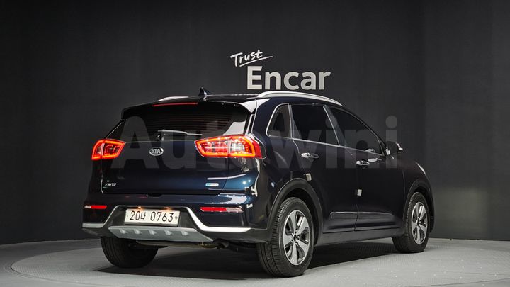 Kia Niro 2017 — 2