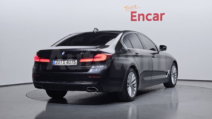BMW 5 Series 2021 — 2