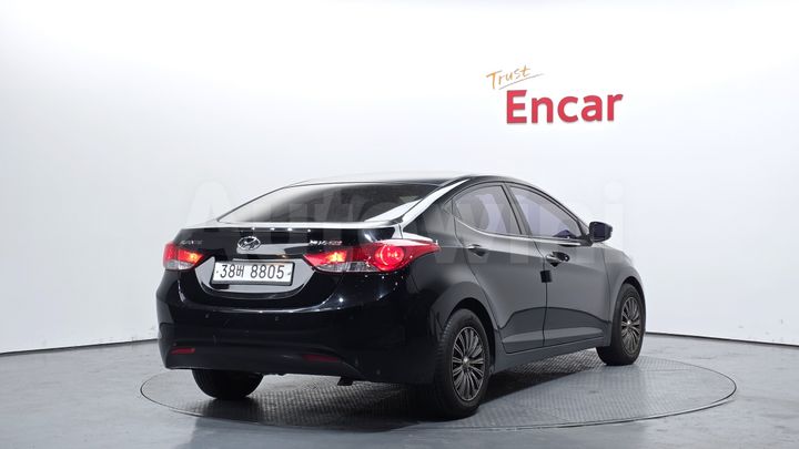 Hyundai Avante 2012 — 2