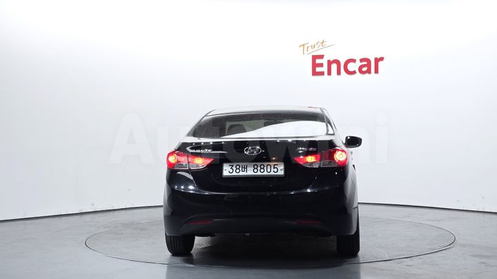 Hyundai Avante 2012 — 4