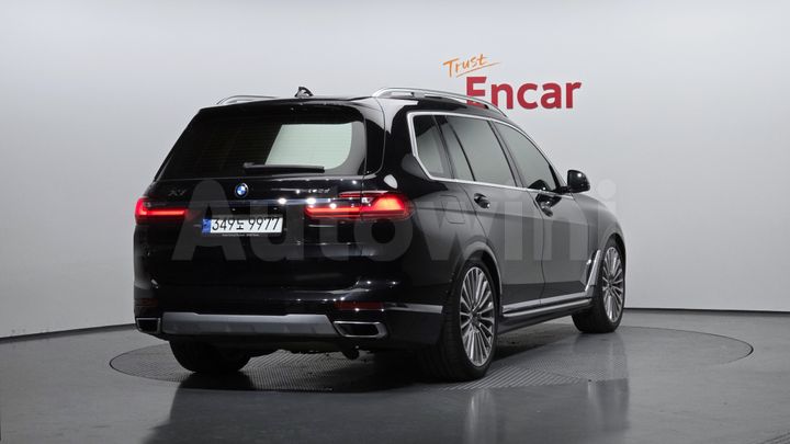 BMW X7 2021 — 2