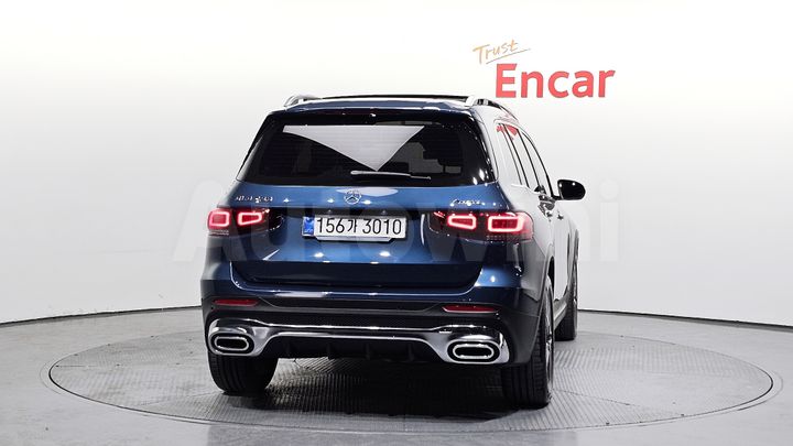 Mercedes Benz GLB Class 2023 — 4