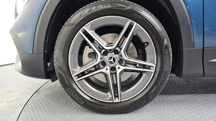 Mercedes Benz GLB Class 2023 — 5