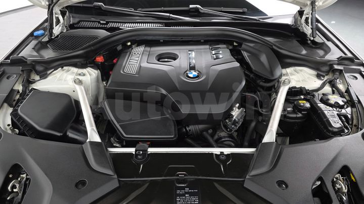 BMW 5 Series 2019 — 5