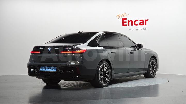 BMW i7 2025 — 2