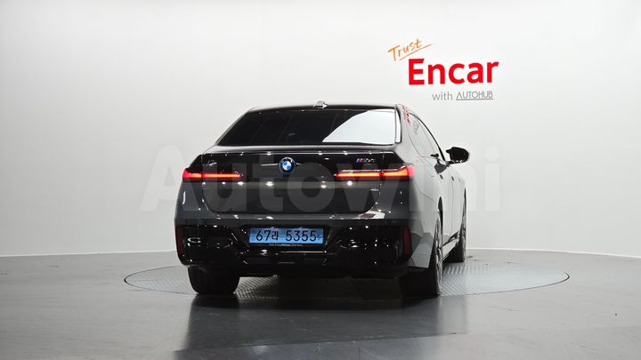 BMW i7 2025 — 4