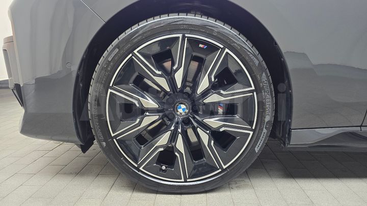 BMW i7 2025 — 5
