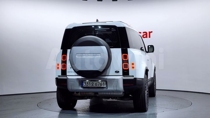 Land Rover Defender 2022 — 4