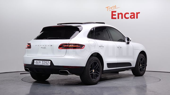 Porsche Macan 2017 — 2
