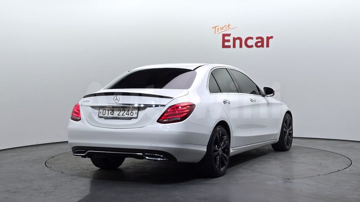 Mercedes-Benz C Class 2018 — 2