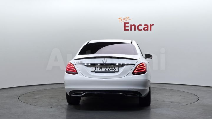 Mercedes-Benz C Class 2018 — 4