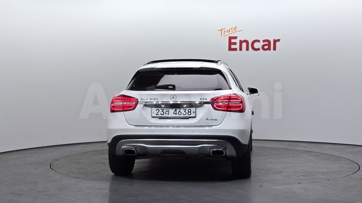 Mercedes Benz GLA Class 2015 — 4