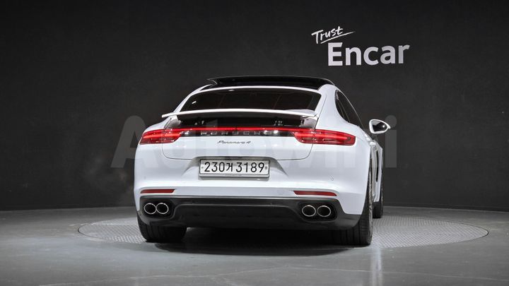 Porsche Panamera 2020 — 4