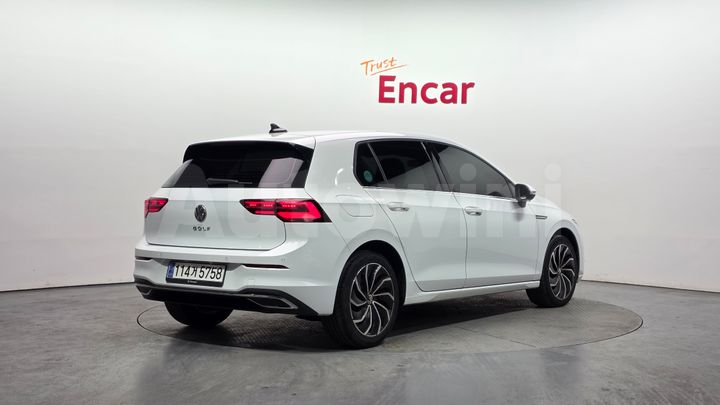 Volkswagen Golf 2022 — 2