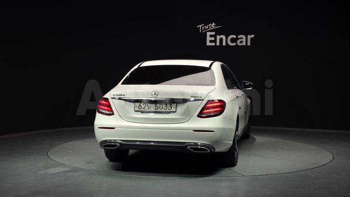 Mercedes-Benz E Class 2017 — 4