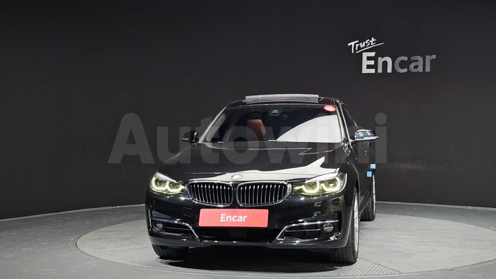 BMW 3 Series 2020 — 3