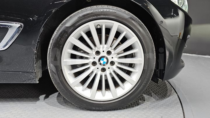 BMW 3 Series 2020 — 5