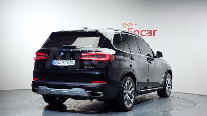 BMW X5 2021 — 2