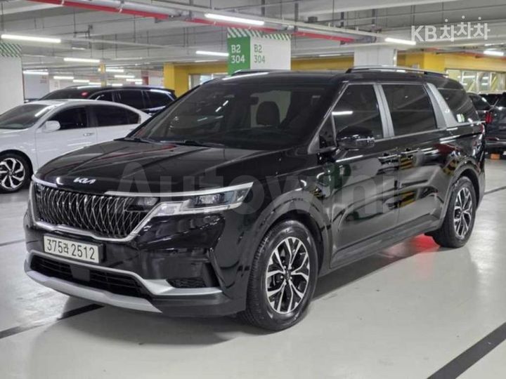 Kia Carnival 2023 — 2