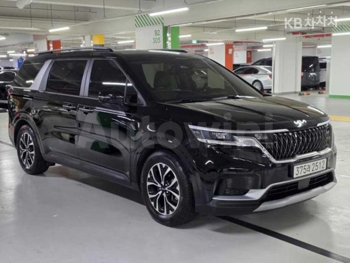 Kia Carnival 2023 — 3