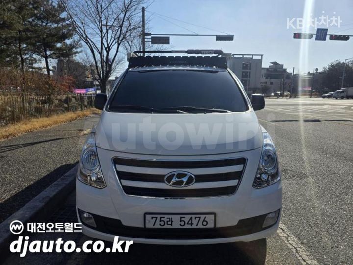 Hyundai Starex 2018 — 2