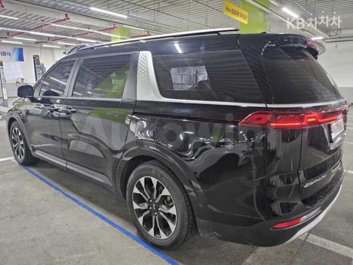 Kia Carnival 2021 KNANB81BBMS066725 — 4