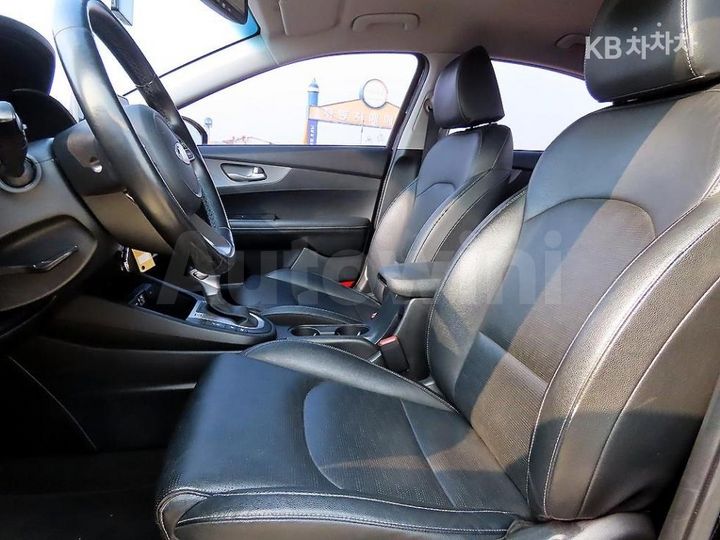 Kia K3 2019 — 5