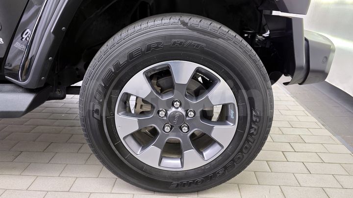 Jeep Wrangler 2022 — 4