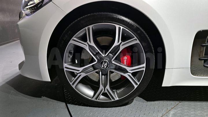 Kia Stinger 2020 — 5