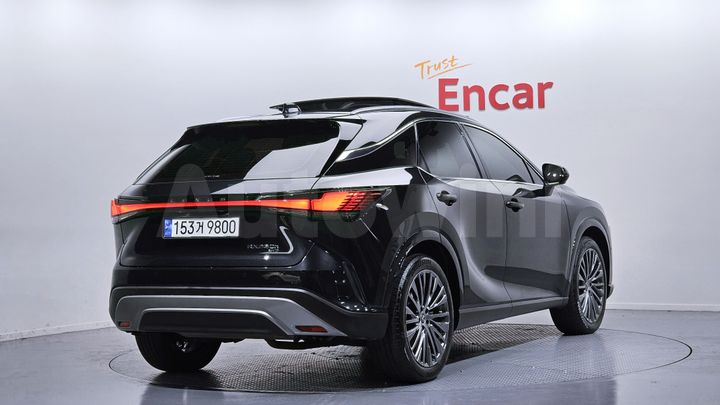Lexus RX 2023 — 2