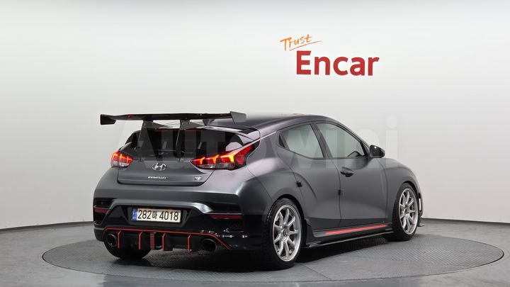 Hyundai Veloster 2023 — 2