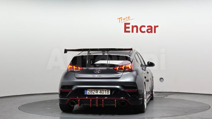 Hyundai Veloster 2023 — 4
