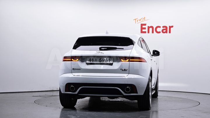Jaguar E PACE 2018 — 3