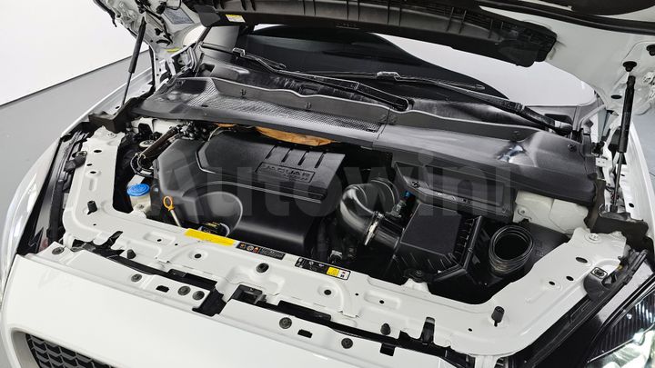Jaguar E PACE