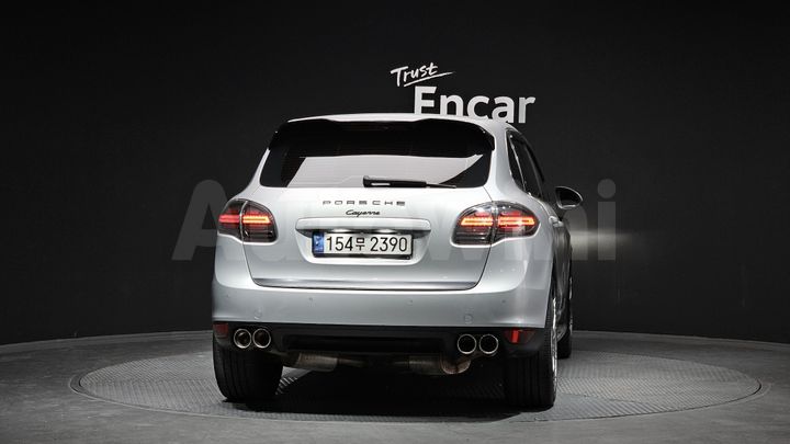 Porsche Cayenne 2011 — 4