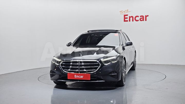 Mercedes Benz E Class 2024 — 3