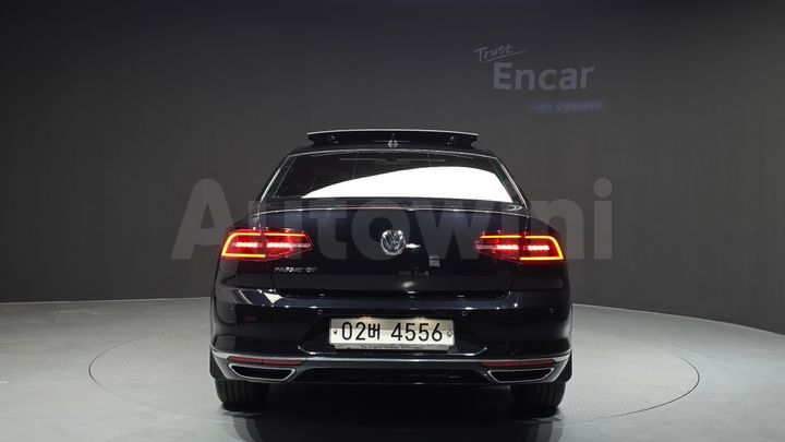 Volkswagen Passat 2018 — 4