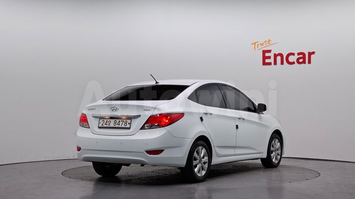 Hyundai Accent 2015 — 2